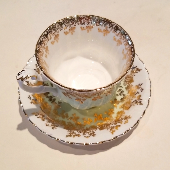 VINTAGE TEA CUP AND SAUCE - Picture 6 of 12
